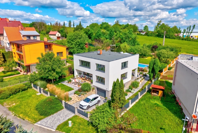 Hlavní obrázek - Vícegenerační RD se zahradou